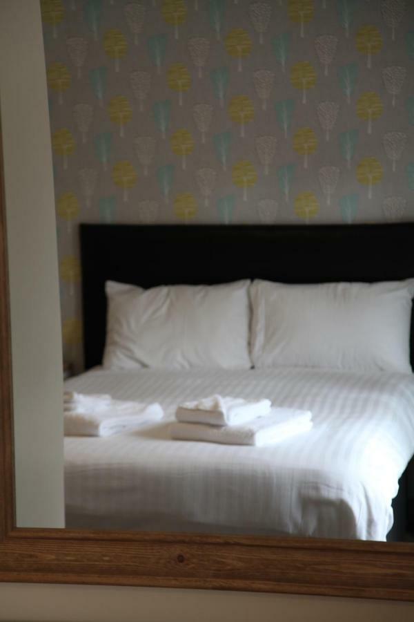 Liberal House Tamworth Hotel ภายนอก รูปภาพ